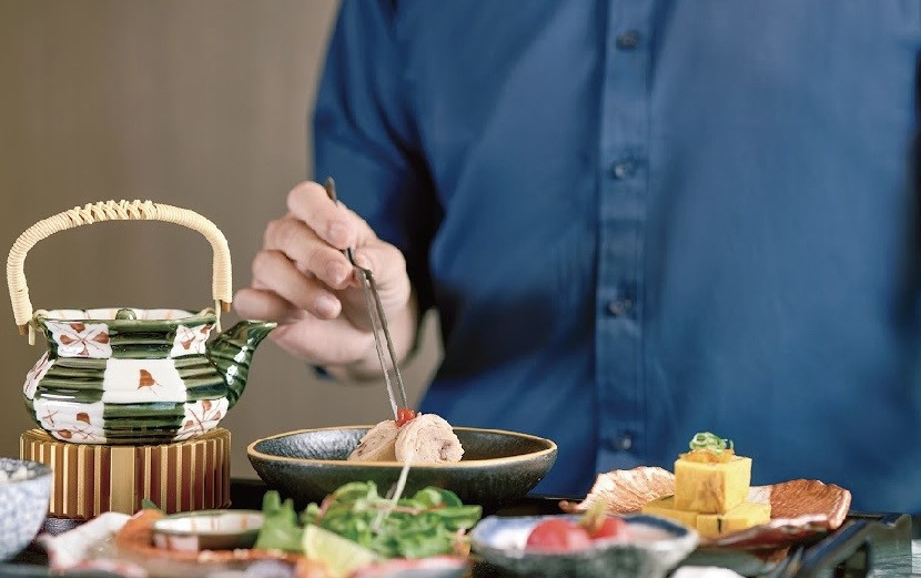 與「膳馨餐飲集團」合作，設計出一系列兼具營養科學與極致美味的健康套餐。