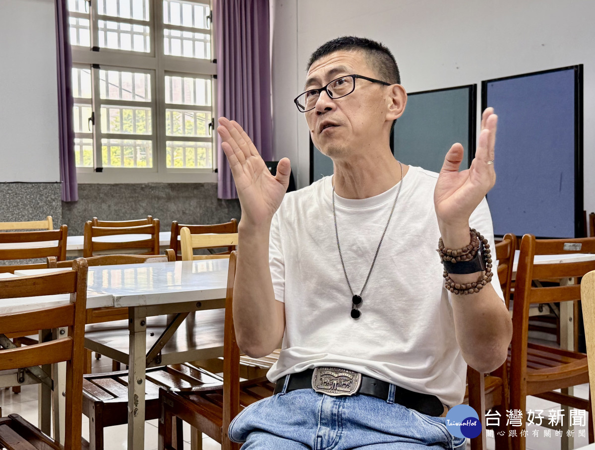 李驥說，在台中搭公車10公里免費，超出10公里只要10元，台中人很幸福。