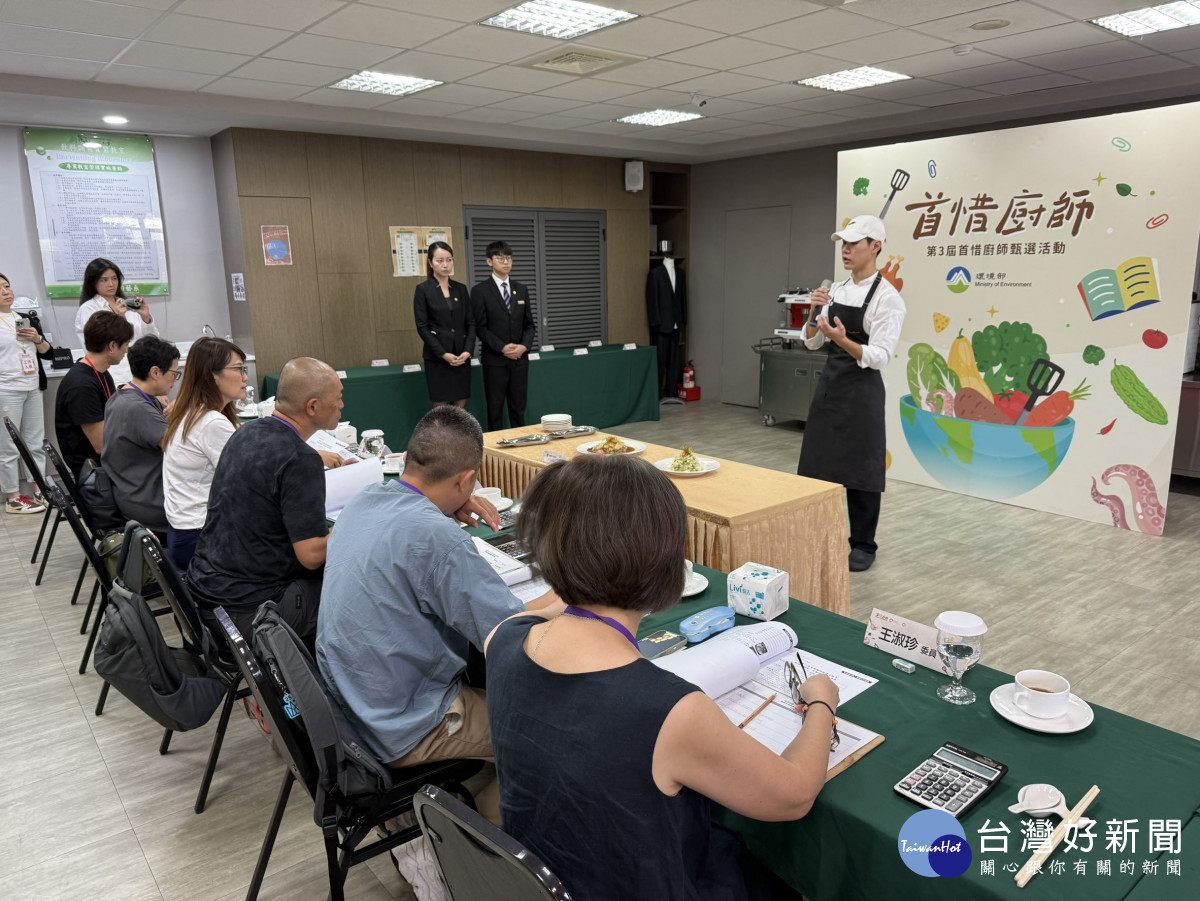 桃園少年食神吳添豪勇奪全國首惜廚師「首惜廚神獎」。