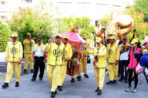 白沙屯媽祖下午突抵南投縣政府。（縣府提供）