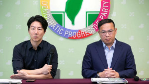 民主進步黨籍立法委員王義川（右）及黨發言人吳崢（左）。（圖／資料照片，圖源：翻攝自民進黨YouTube直播）