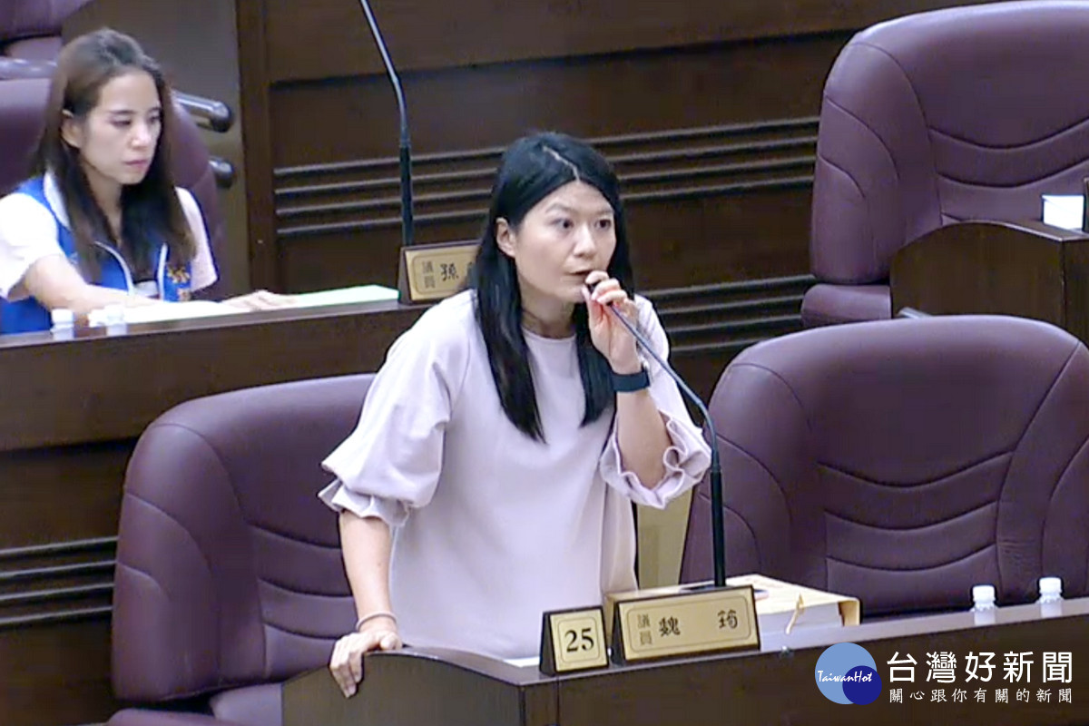 桃園市議員魏筠提案普發現金1.5萬元。<br />
