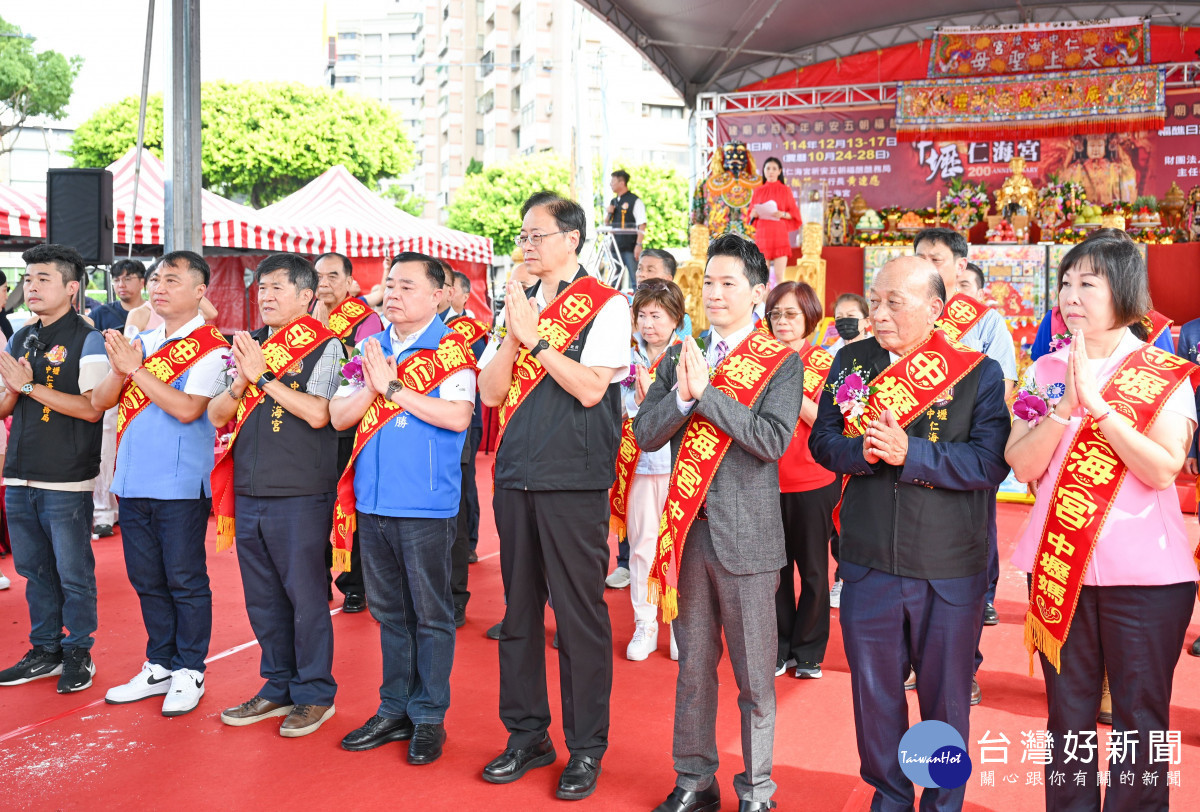 仁海宮長年熱心公益，每逢災難皆率先響應捐助，充分展現媽祖慈悲濟世的精神。