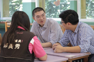 謝國樑視察太平青鳥書店　將持續公開透明、公私協力活化老舊校舍