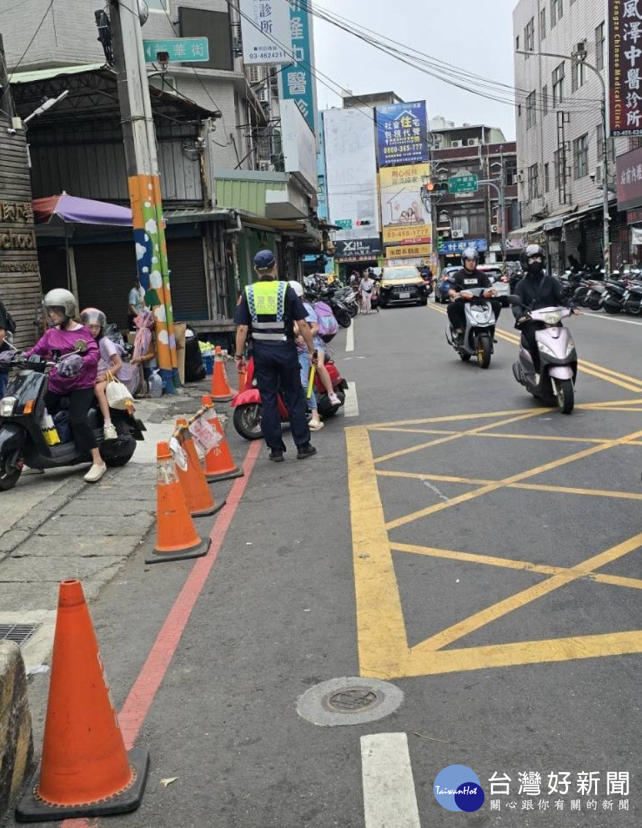 中秋連假不打烊，中壢警守護治安交通。