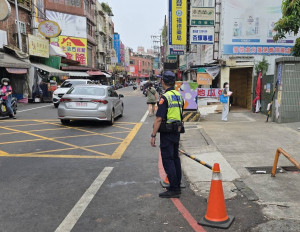中秋連假不打烊，中壢警守護治安交通。