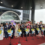 許縣長與愛妮雅總裁陳威中伉儷及嘉賓剪綵。（記者扶小萍攝）