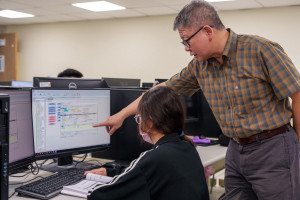 未滿30歲的青年參加政策性產業課程，每月可以領到8000元學習獎勵金。