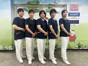 居家治療不僅能減少醫院內交叉感染風險，更能讓長輩在熟悉的環境中安心療養，大幅提升舒適度與照護品質