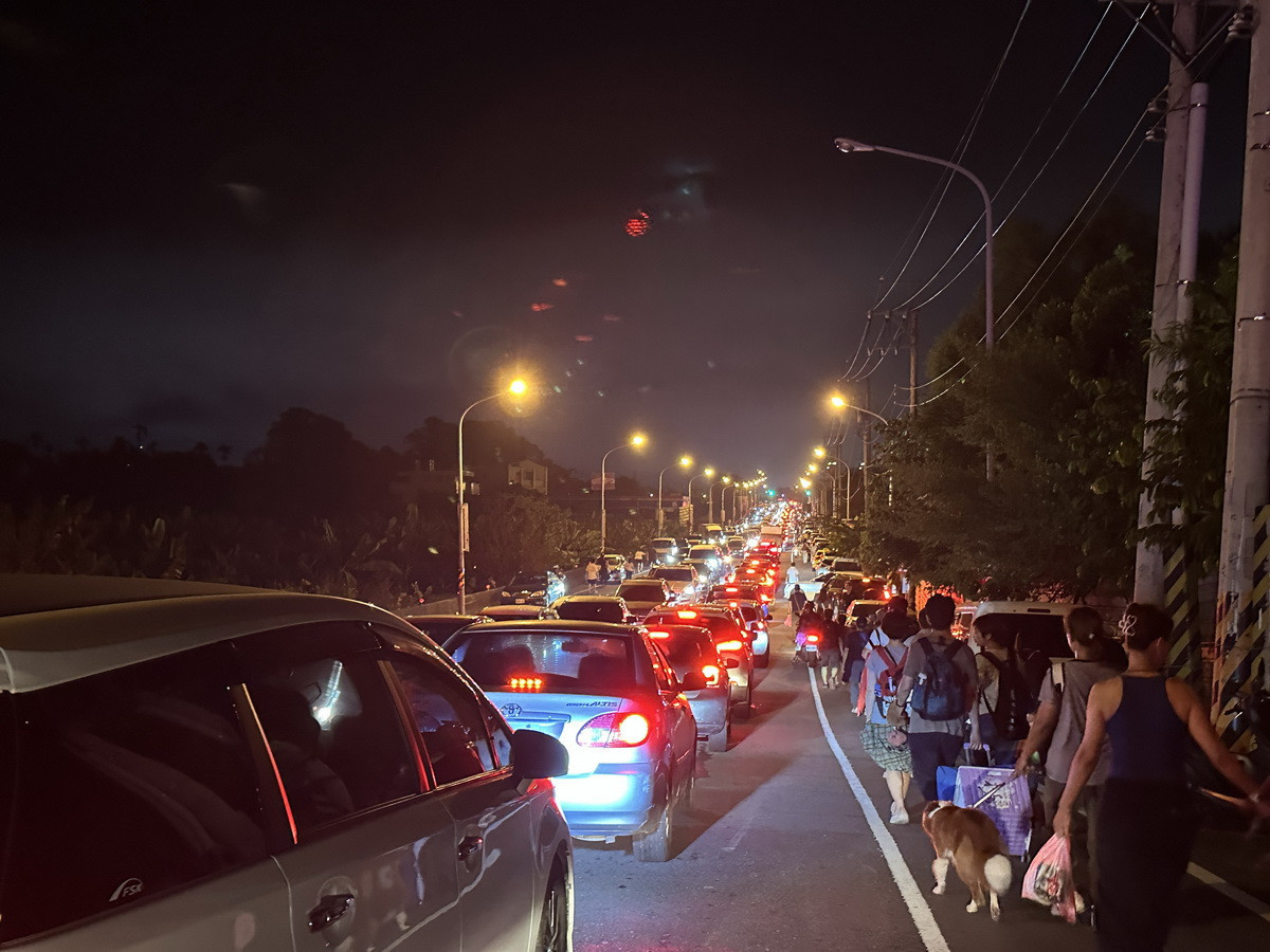 散場時人車分流順利離場。（記者扶小萍攝）
