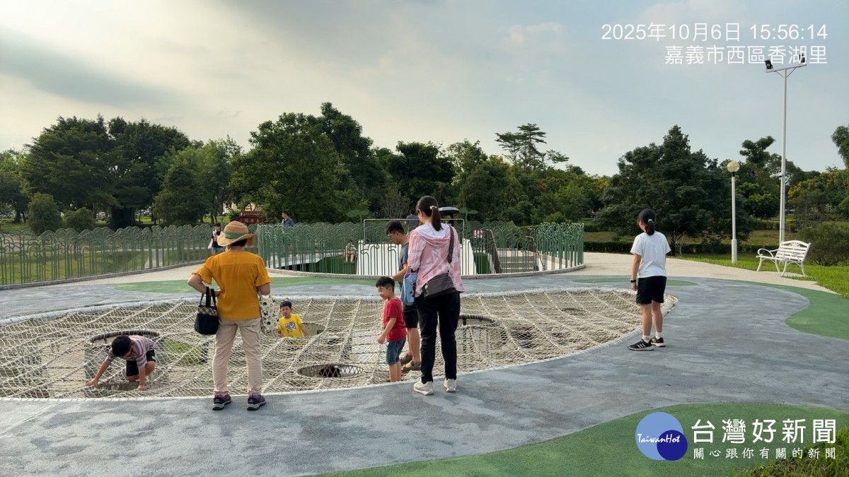 位於嘉義市北香湖公園內的「綠豆仁遊戲場」成為親子打卡的新亮點／嘉義市府提供