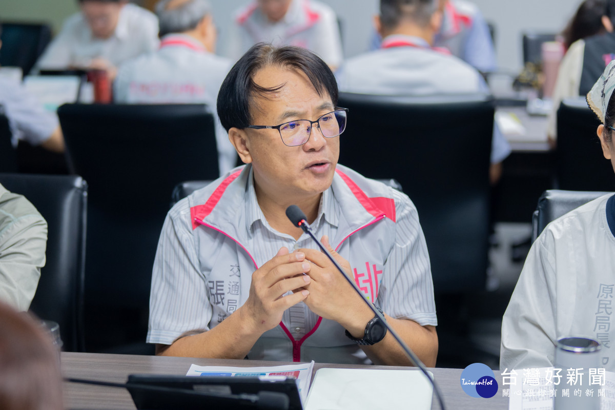 交通局長張新福提到轉運站具備交通樞紐功能並可提升轉乘環境。<br />
<br />
