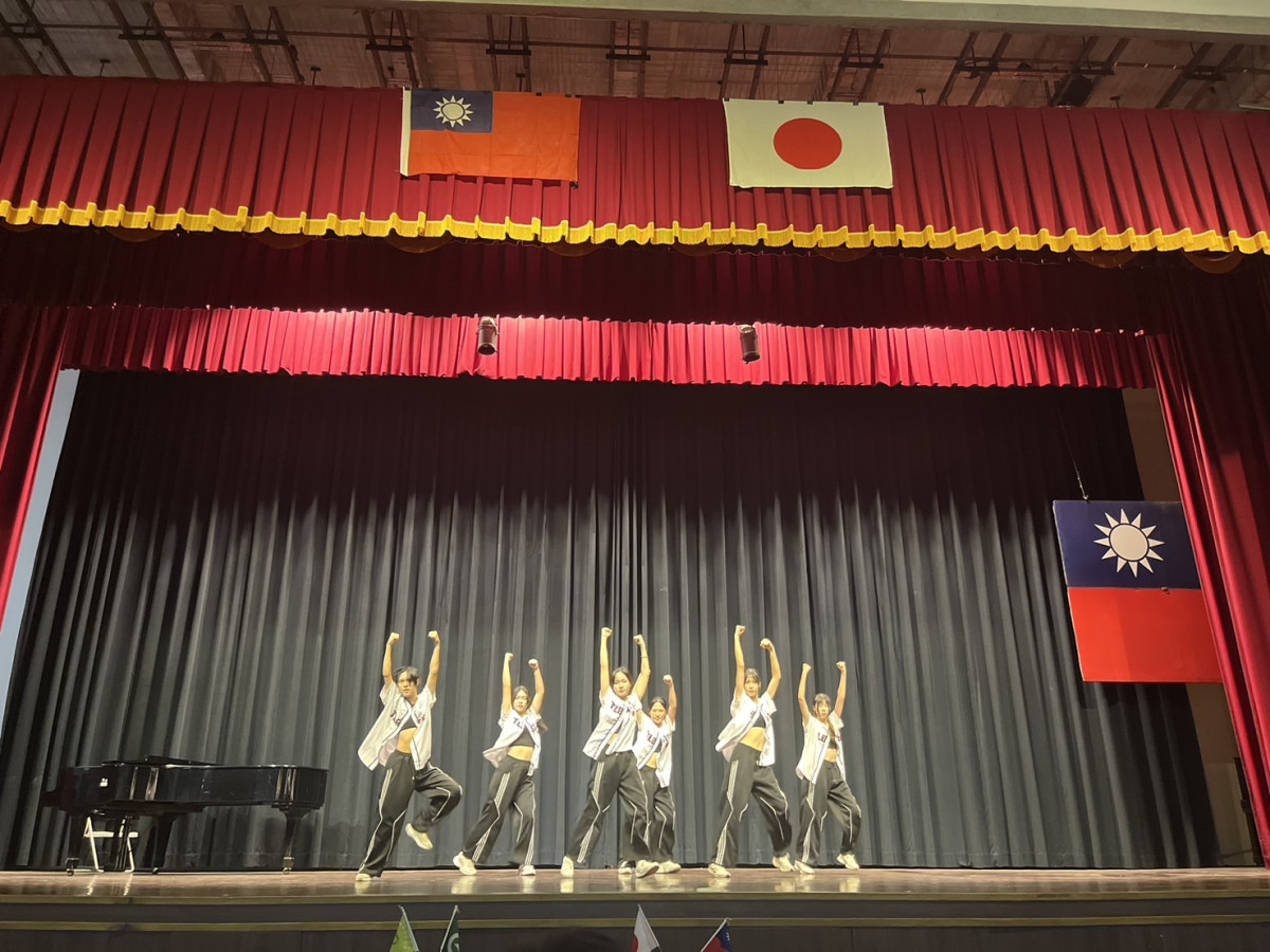 彰化女中熱舞表演。圖／記者鄧富珍翻攝
