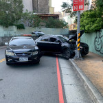 越南籍駕駛衝撞警車，龜山警連開2槍後逮人。