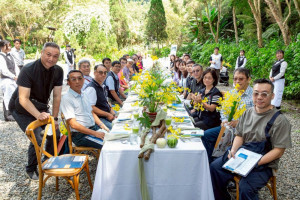 嶺東科大USR團隊「白冷秋宴—圳流食集餐桌計畫」，運用在地食材透過設計與餐飲的結合，展現白冷圳流域的人文底蘊與永續價值。（圖/嶺東科技大學）