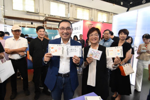 侯友宜市長參訪台灣設計展，讚彰化展區表現亮眼、設計能量驚豔全場。圖／記者鄧富珍攝