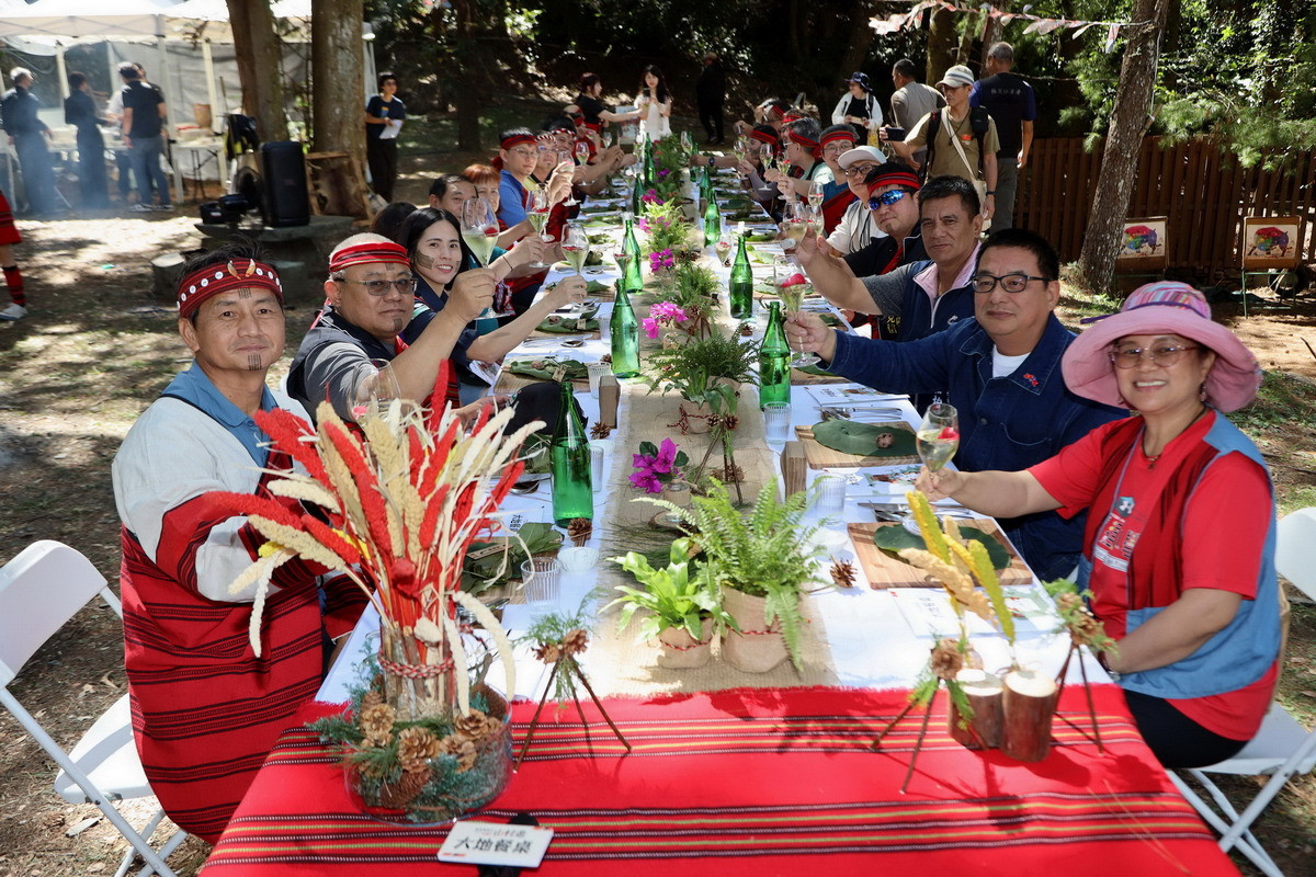 能高賽德克山村遊—大地餐桌」一道道蘊含文化故事的佳餚 。（林業及自然保育署南投分署提供）