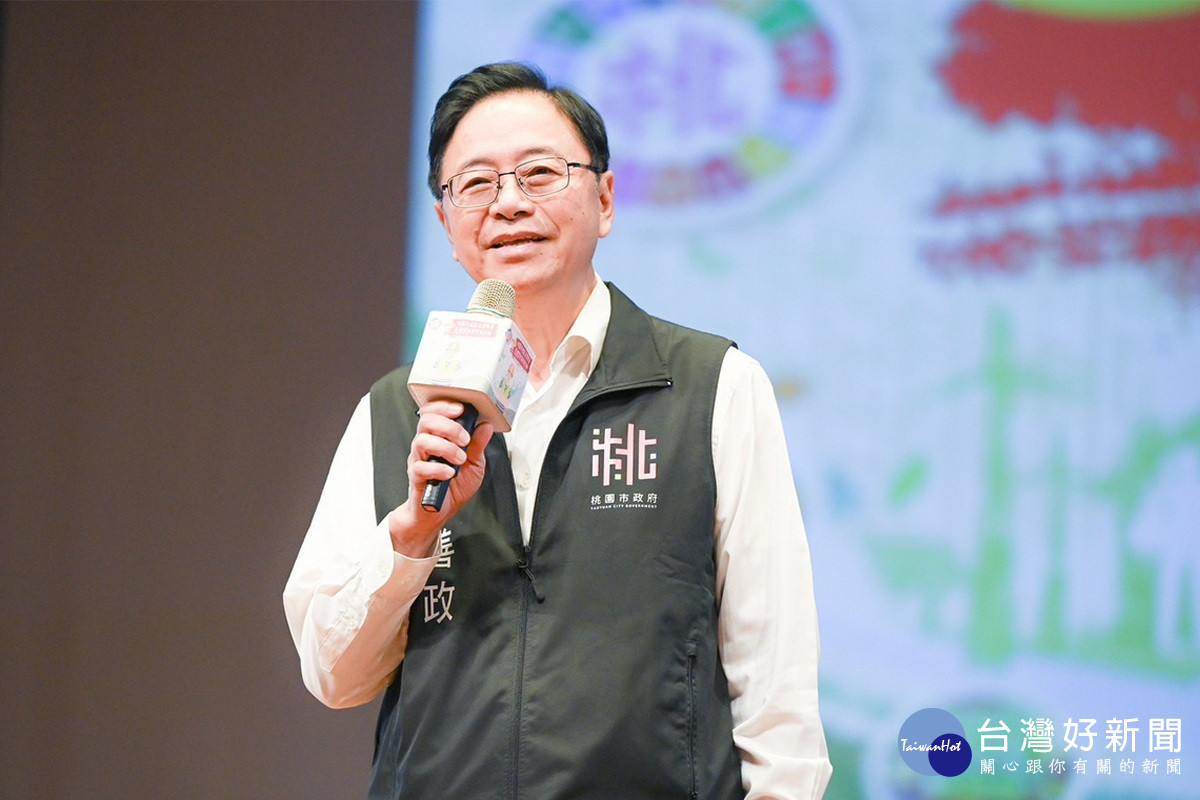 桃園市長張善政於「114年度模範清潔隊員表揚暨新裝發表活動」中致詞。