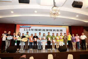 許縣長感謝清潔隊員平時熱誠辛勞。（縣府提供）