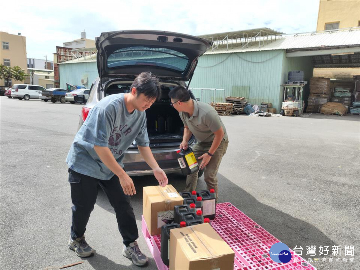 發放防疫物資。圖／彰化縣政府提供