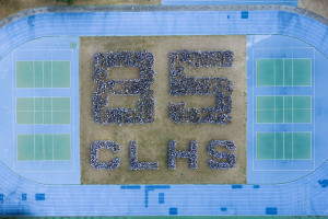 中大壢中上千位師生以「85 CLHS」字樣，壯觀地慶祝創校85週年校慶，全校共同見證歷史的感動時刻。