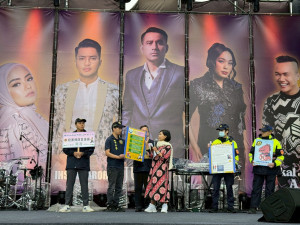 印尼歌手眾星雲集中壢，中壢警分局進場宣導防詐、交通安全。