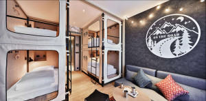 捷絲旅台南虎山館「埃及法老．千年秘旅住房專案」，旅客可選擇最受親子歡迎的「鼓趣客房」。