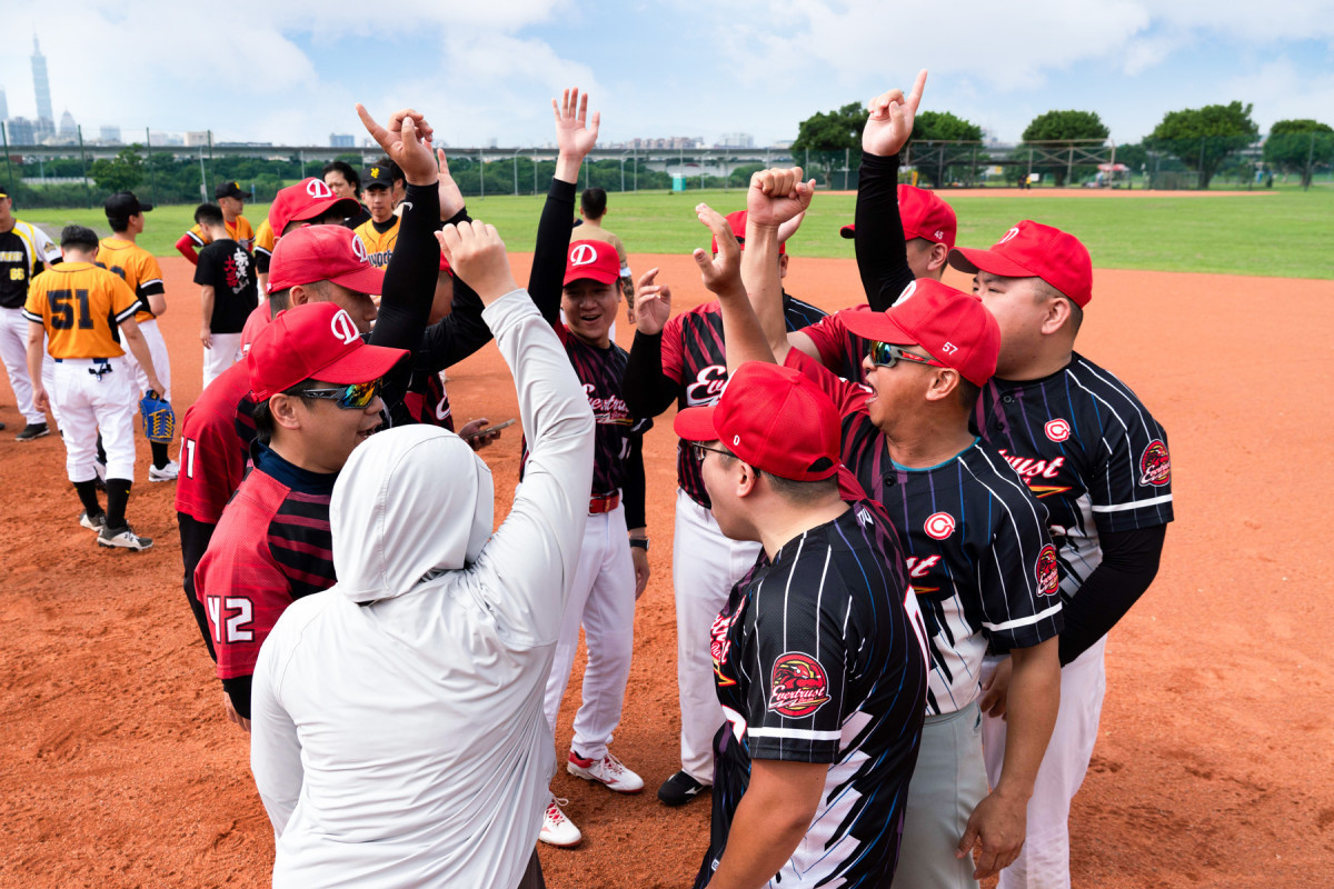 永慶房屋年年舉辦三大運動賽事,鼓勵員工培養運動好習慣,更用運動讓大家凝聚一心。