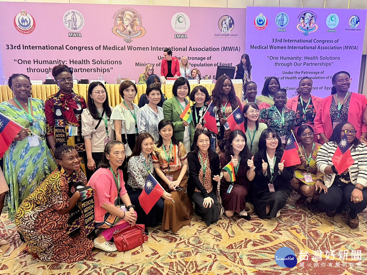 台灣女醫師協會代表團受到熱烈歡迎，後排左6為賴瓊慧教授。(長庚醫院提供)