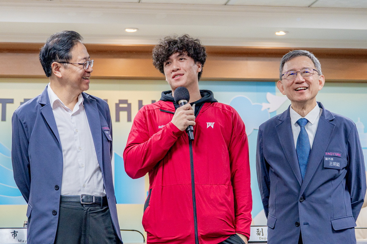 樂天桃猿隊長林立感謝「第10號隊友」的熱情支持與應援。<br />