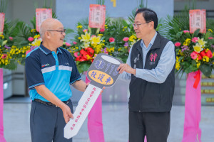 執行長徐震佑表示，期望透過捐贈救護車回饋地方，守護更多需要協助的民眾。