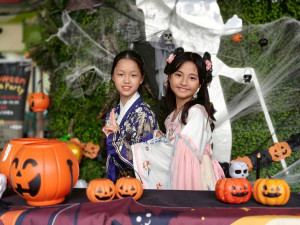 迎接10月31日萬聖節的到來，嘉義市多所學校及幼兒園紛紛辦理多元的創意及文化體驗活動，營造節慶氛圍／市府提供