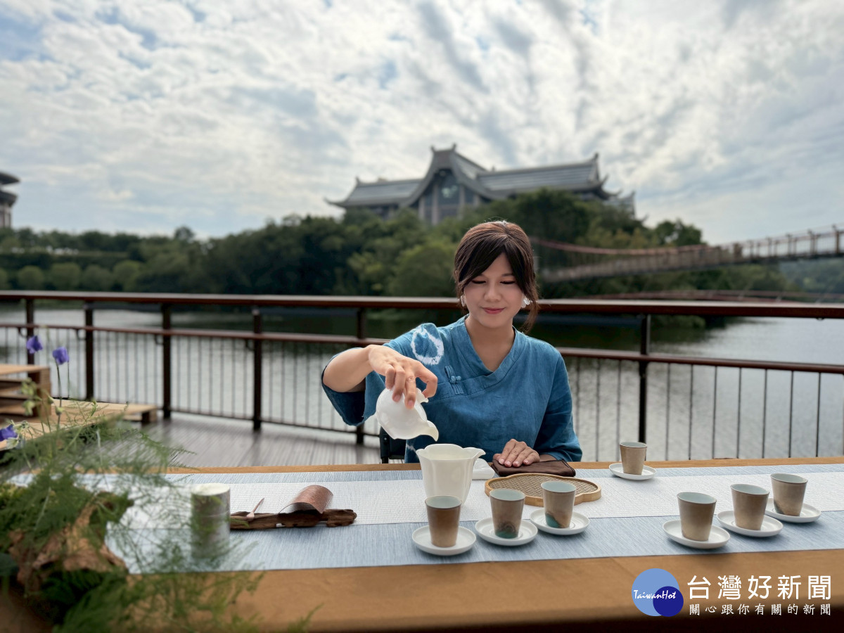 峨眉湖畔茶席設茶席10席。