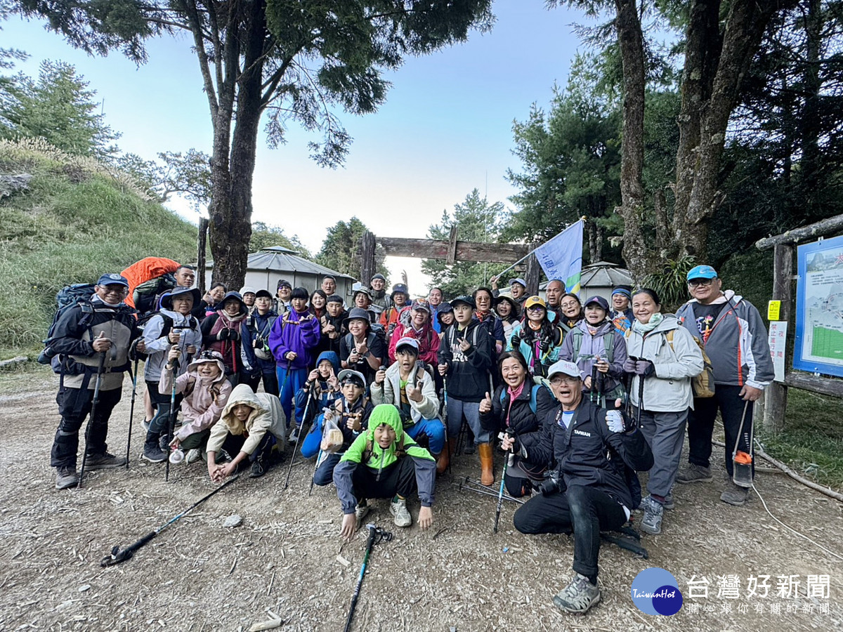 全體人員大合照