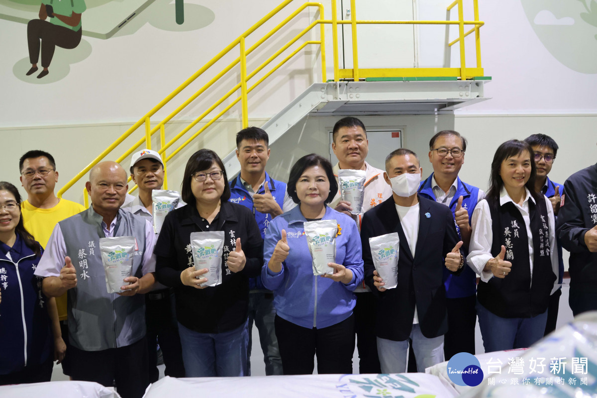 雲林縣長張麗善今天前往南亞廚餘資源化場現勘，呼籲中央政府應展現「禁止廚餘養豬」決心，並提供標準化、大規模的處理設施／翻攝照片