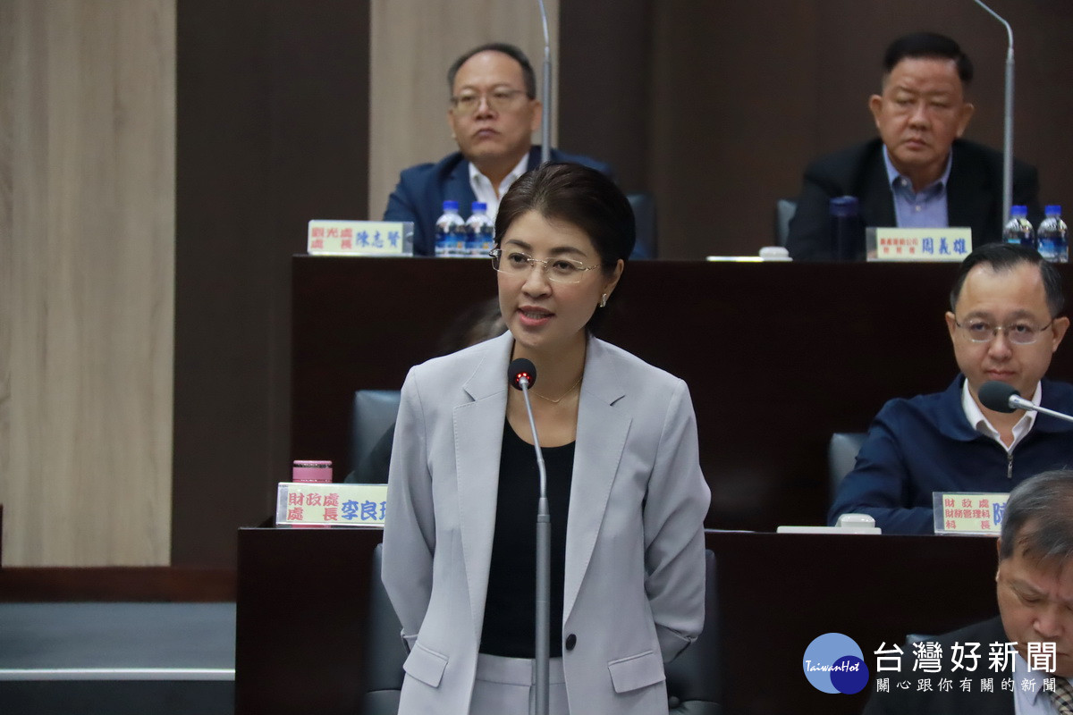 許縣長說明年臨時會將送追加預算請議會支持。(記者扶小萍攝)