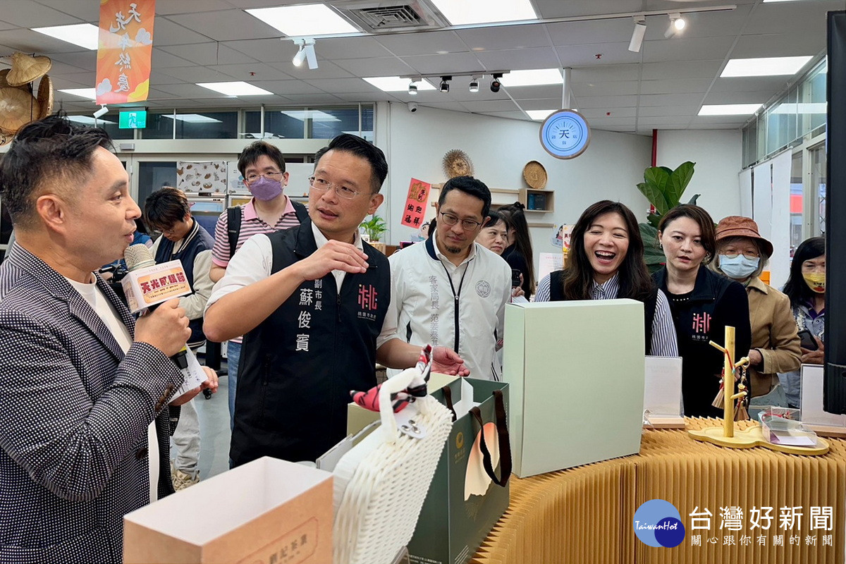 「天光雜貨店」特別設置「十大精品專區」,自即日起至12月16日推出「天光年終慶」活動。<br />