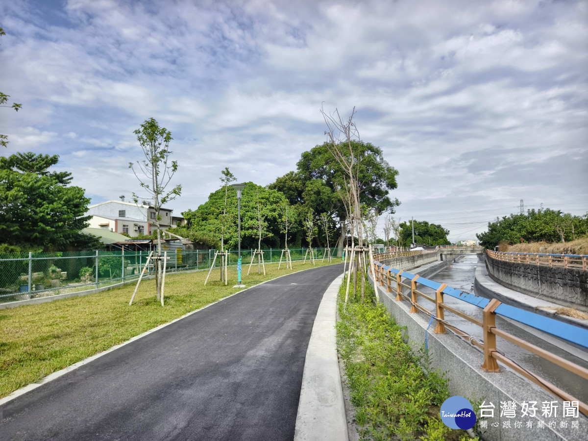 打通八堡一圳29公里水岸廊道斷點 ，二水鄉硯墨之道正式啟用。圖／彰化縣政府提供