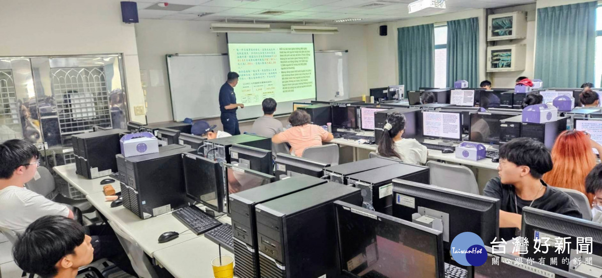 蘆竹分局深入轄內高風險族群,進行客製化之政令宣導。