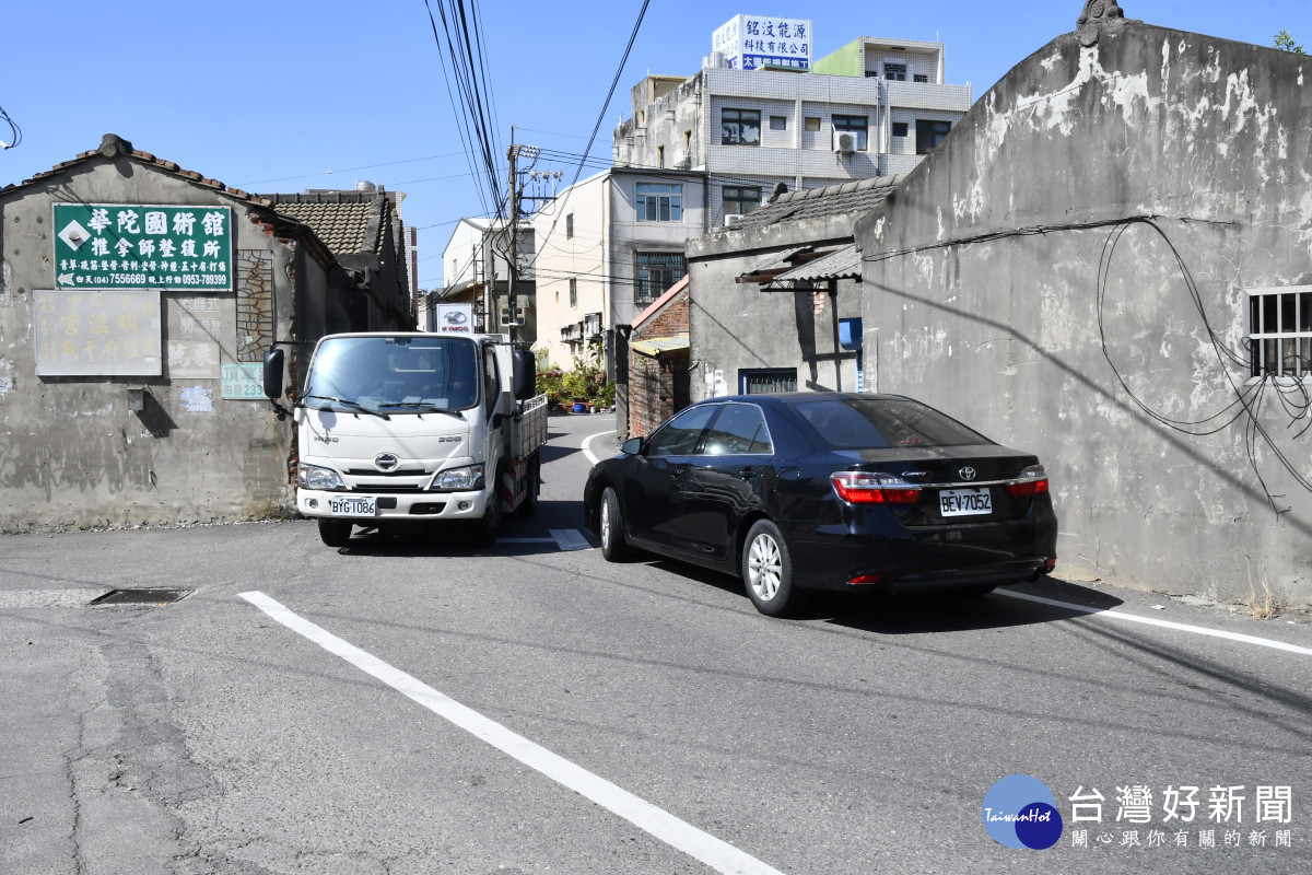 立院交通委員會考察彰化交通建設,王惠美籲中央補助1億2千餘萬改善交通安全。圖/記者鄧富珍翻攝