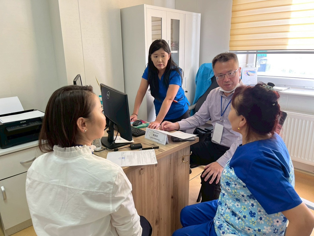 員榮醫院、台中榮總赴蒙古義診 安排腦瘤、肝癌及脊椎損傷患者來台就醫