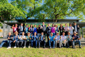 「虎頭山大地藝術節」開幕歡迎會大合影。