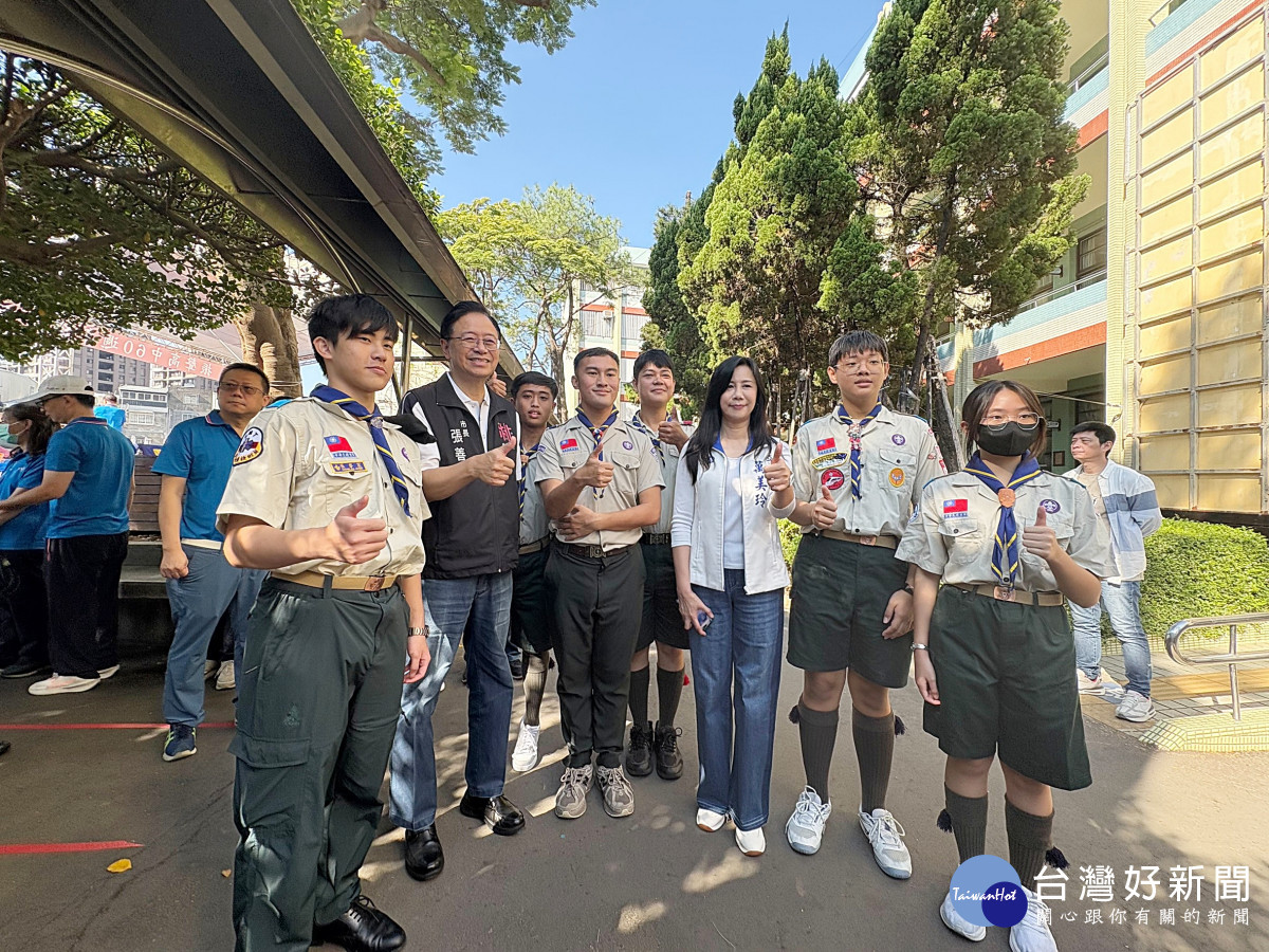 張善政市長、蘇俊賓副市長出席振聲高中校慶        與師生歡慶學校60歲生日