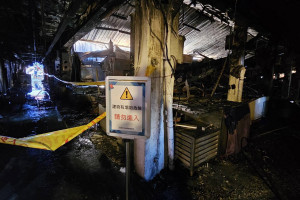 桃園南門市場火災桃市府17日啟動災損區域拆除作業。