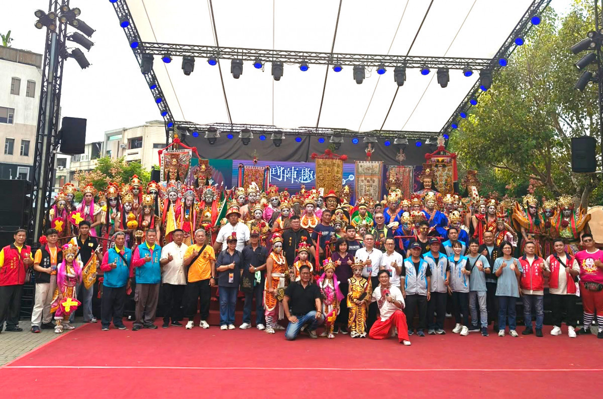 「2025鬥陣趣」邀請20組多元類型將團、超過200位將爺同台演出／陳致愷翻攝