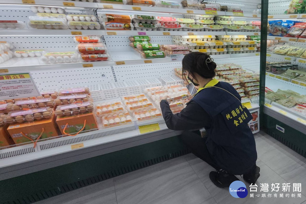 通路門市張貼公告提醒消費者。