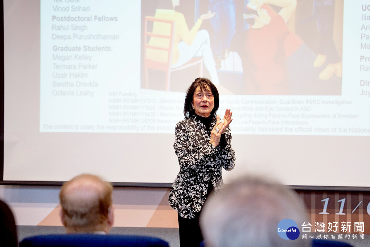 Joy Hirsch教授演講時與台下師生互動熱絡