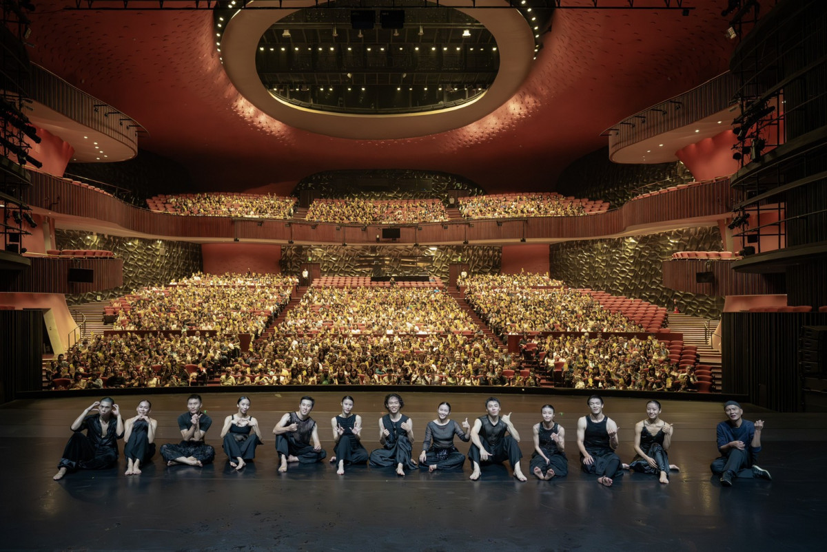 陸府團隊攜手雲門舞集年度新作《關不掉的耳朵》。圖/陸府生活美學教育基金會