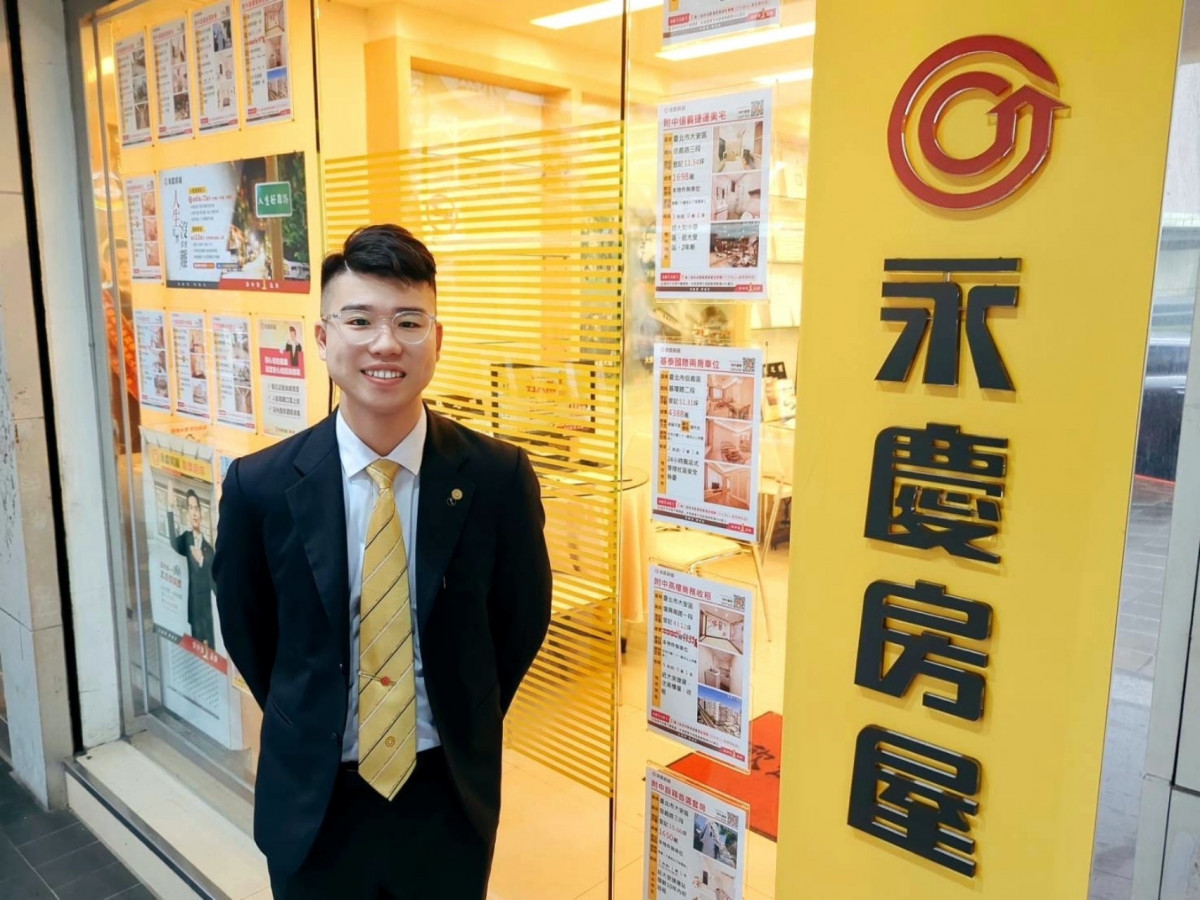曾是知名小籠包餐飲師傅的許瑋哲,跨領域轉職挑戰房仲業,開啟職涯新篇章。