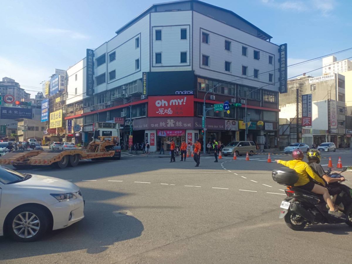 十三大庄平安大遊境登場，中壢警分局加強交通疏導維護順暢。